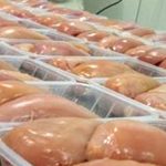 قیمت انواع مرغ و تخم مرغ در ۲۰ مهر ۱۴۰۰ (فهرست قیمت)